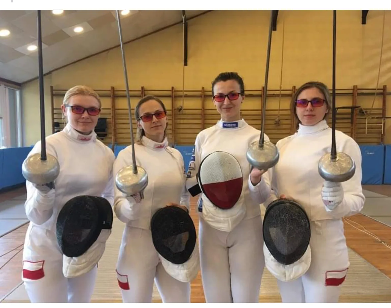 A team of Polish fencing women won a bronze medal at the Paris Olympic Games. Martyna Swatowska-Wenglarczyk, Renata Knapik-Miazga Alexander Jarecka, Alice Classic. Incorporating sleep hygiene and blue light protection at night plays a major role in muscle repair and recovery.